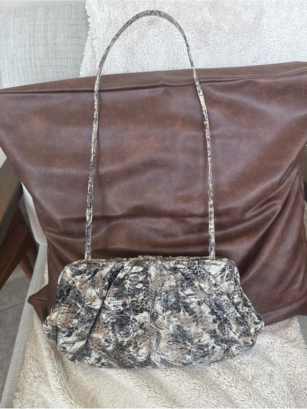 Hobo Int. Leather Snakeskin print slouchy Shoulder Bag clutch in black tan gold